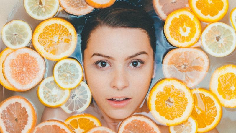ilumina tu piel con vitamina c