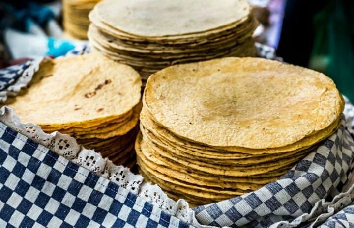Comidas completas con tortilla, verduras y proteína